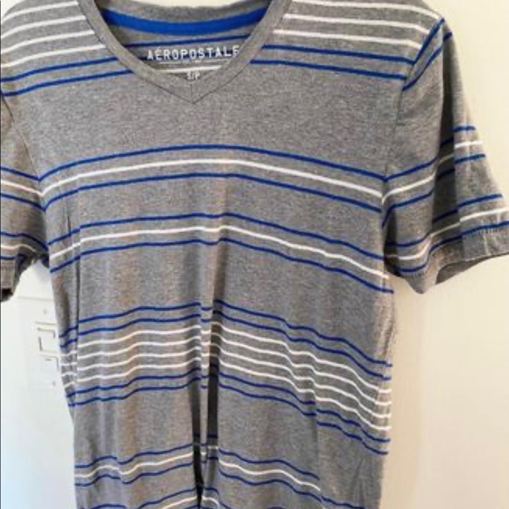 Aeropostale V neck T-shirt Men’s Size S